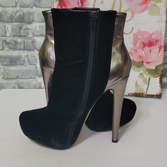 Bucco Platform Black & Gold Velvet Heeled Booties - Picture 10 of 16
